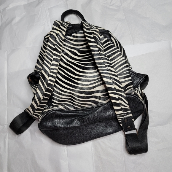 Backpack - Picture 3 of 3